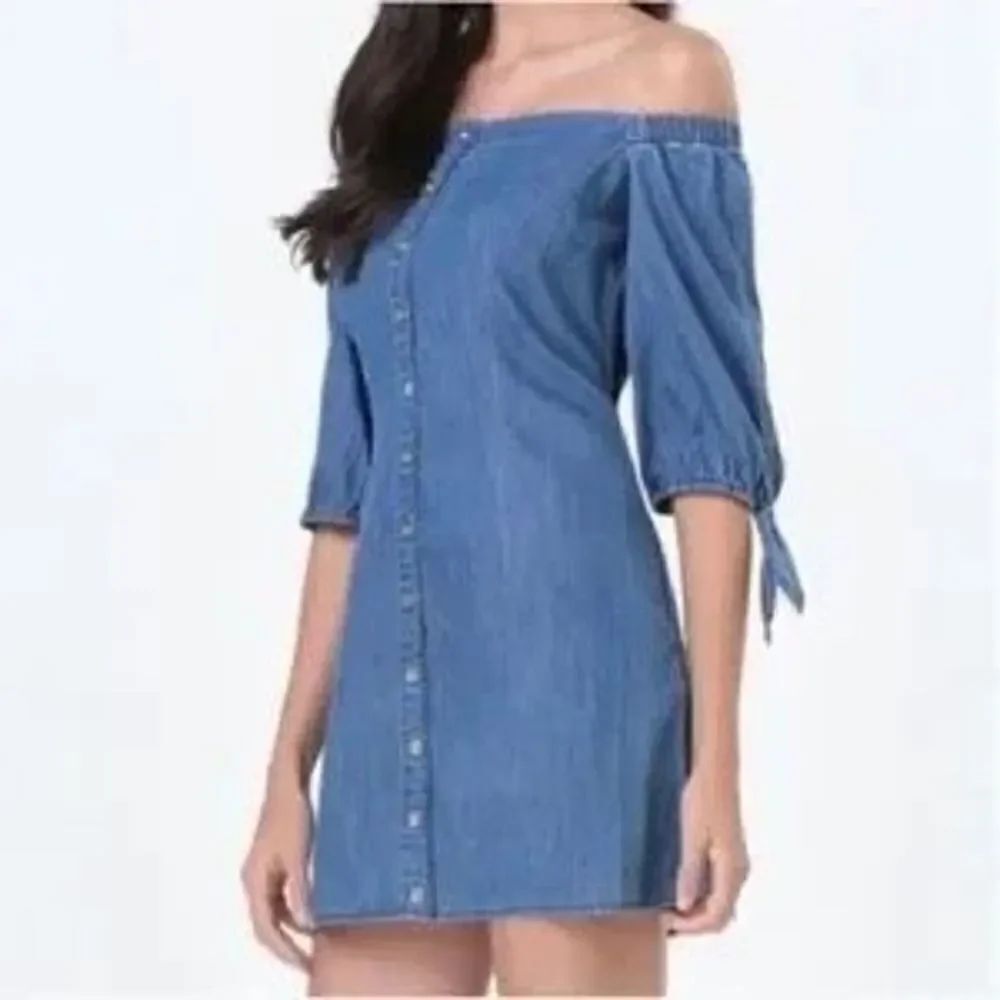✨Bebe Off Shoulder Front Button Denim Dress✨